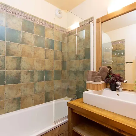 6 Pers Avec Piscine, Sauna Et Terrasse - Centre - Fr-1-296-498 شقة *